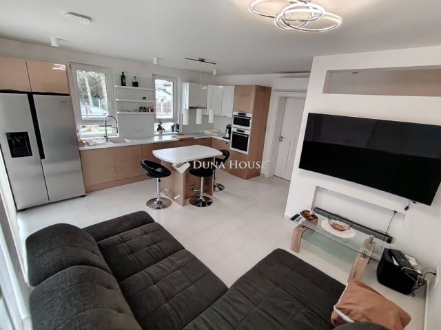 Eladó családi ház, Mohán 89 M Ft, 4 szobás