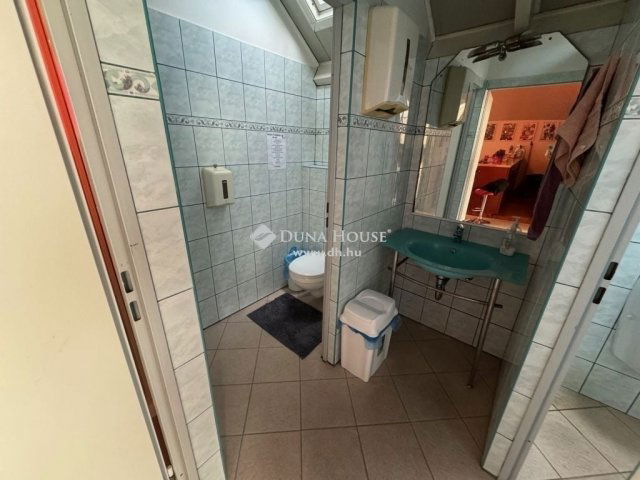 Eladó családi ház, Dabason 110 M Ft, 8 szobás