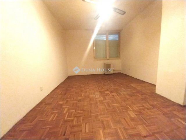 Eladó téglalakás, Gyöngyösön, Lokodi János utcában 21.5 M Ft