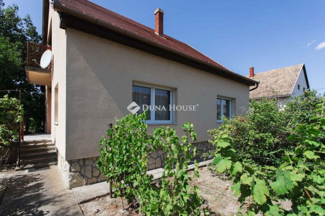 Eladó családi ház, Balatonfőkajáron 74.9 M Ft, 4 szobás