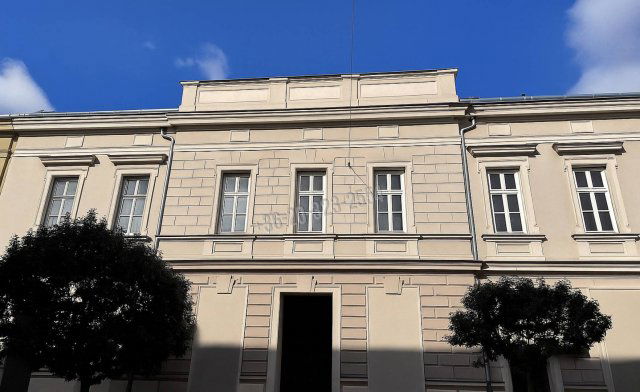 Eladó téglalakás, Sopronban 112 M Ft, 4 szobás