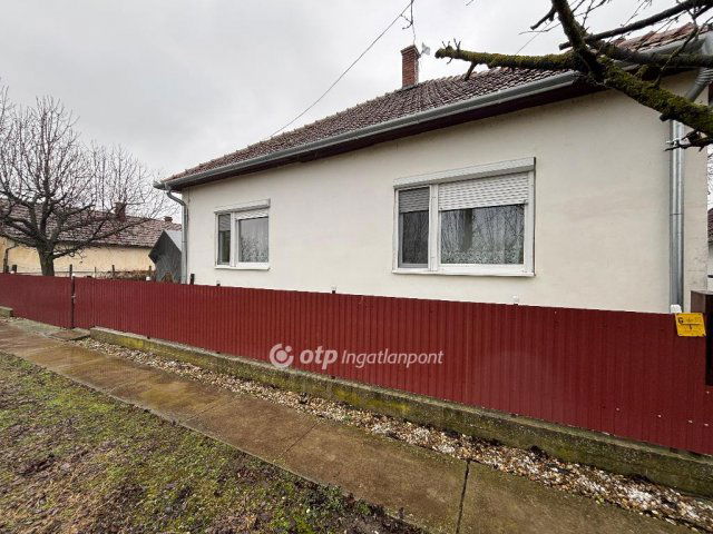 Eladó családi ház, Sarkadkeresztúron 19 M Ft, 2+1 szobás