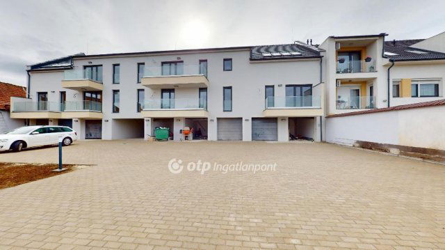 Eladó téglalakás, Nyíregyházán 39 M Ft, 1+1 szobás