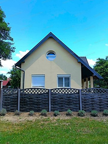 Eladó családi ház, Téten 97.9 M Ft, 5 szobás