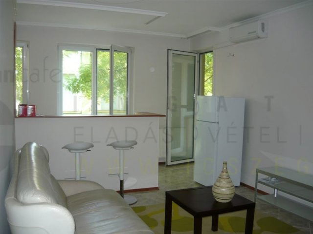 Eladó téglalakás, Szegeden, Hajnóczy utcában 104 M Ft