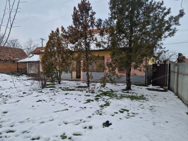 Eladó családi ház, Jászjákóhalmán 8 M Ft, 6 szobás