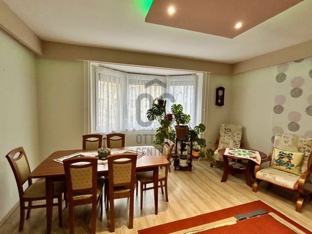 Eladó téglalakás, Szolnokon 45.9 M Ft, 3 szobás