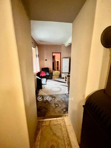 Eladó családi ház, Szűrön 12 M Ft, 3 szobás