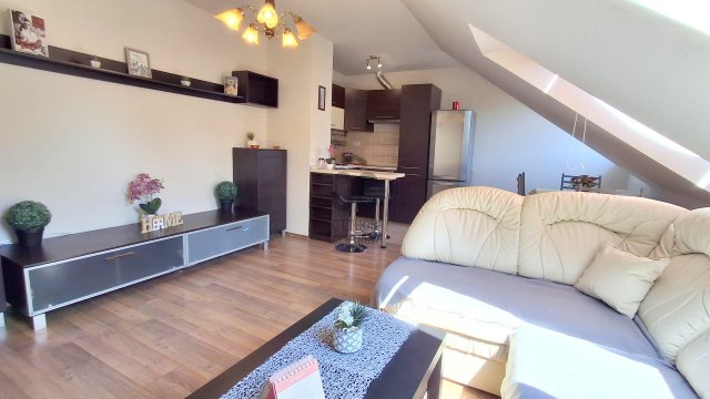 Eladó téglalakás, Pécsett 42 M Ft, 2 szobás