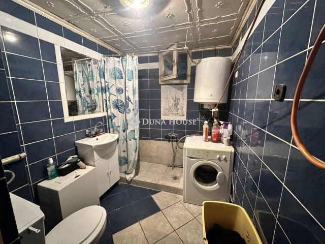 Eladó családi ház, Esztergomban 52.9 M Ft, 3 szobás