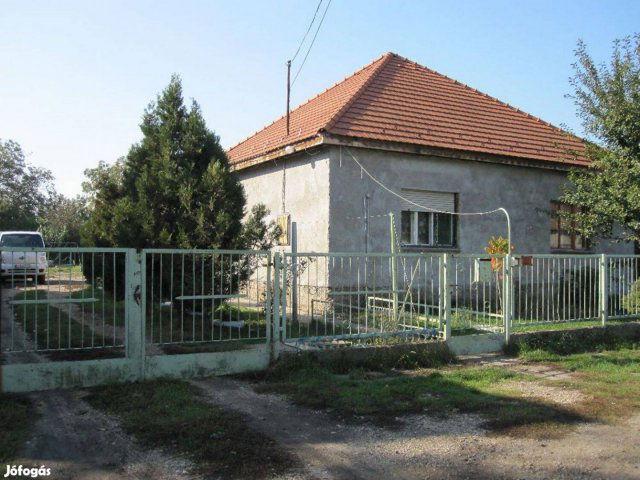 Eladó családi ház, Pusztaszabolcson 22 M Ft, 3+1 szobás