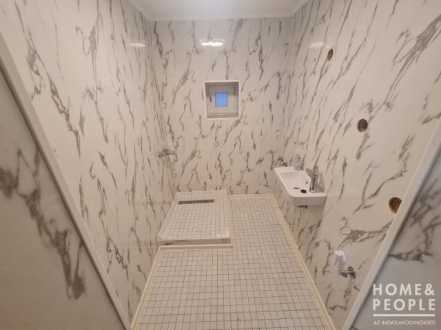 Eladó családi ház, Hódmezővásárhelyen 51 M Ft, 6 szobás