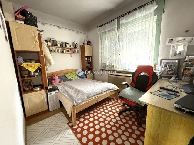 Eladó téglalakás, Monoron 90 M Ft, 7 szobás