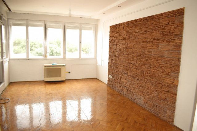 Kiadó téglalakás, albérlet, Debrecenben 200 E Ft / hó