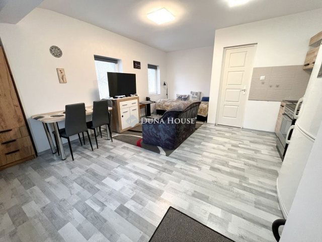 Eladó téglalakás, Budapesten, XX. kerületben 35 M Ft, 1 szobás