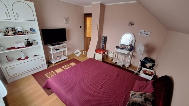 Eladó családi ház, Abában 74.9 M Ft, 5 szobás