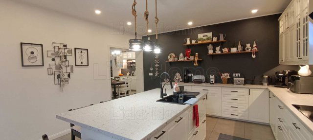 Eladó családi ház, Siófokon 258 M Ft, 4 szobás