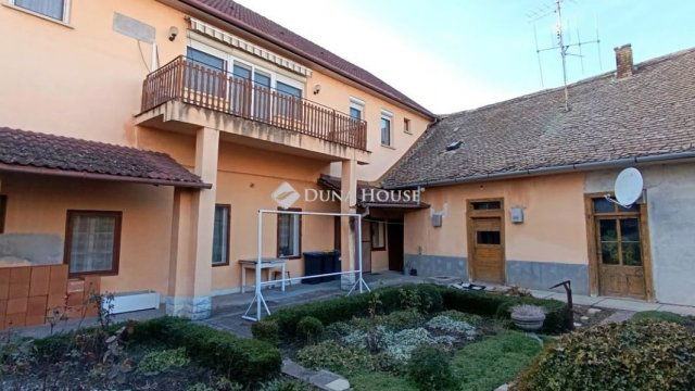 Eladó téglalakás, Mohácson 47.9 M Ft, 3 szobás