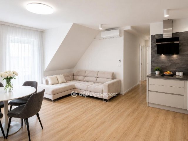 Eladó téglalakás, Egerben 68 M Ft, 1+2 szobás