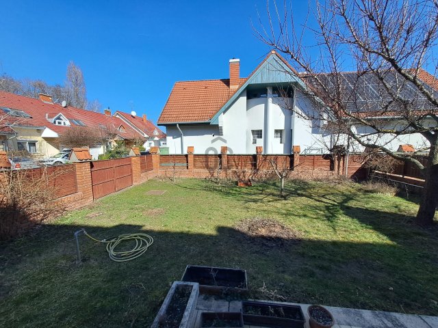 Eladó sorház, Kecskeméten 99 M Ft, 5 szobás