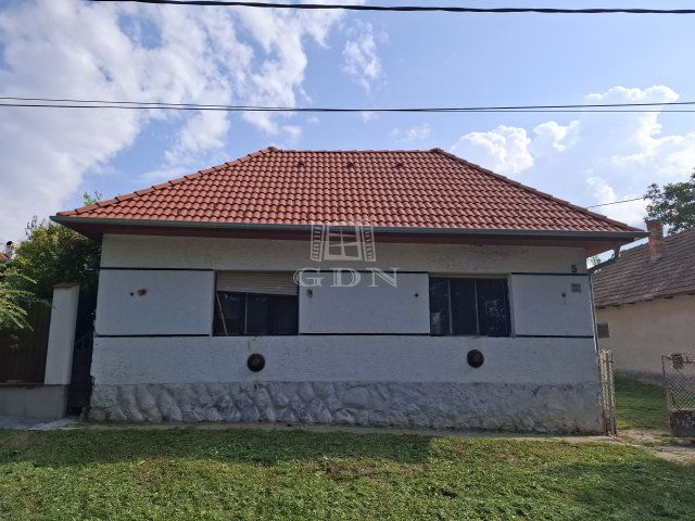 Eladó családi ház, Biatorbágyon 79.9 M Ft, 4 szobás