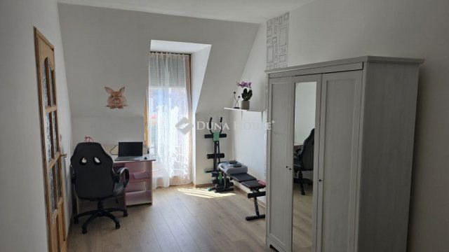 Eladó téglalakás, Szegeden 81.7 M Ft, 3 szobás