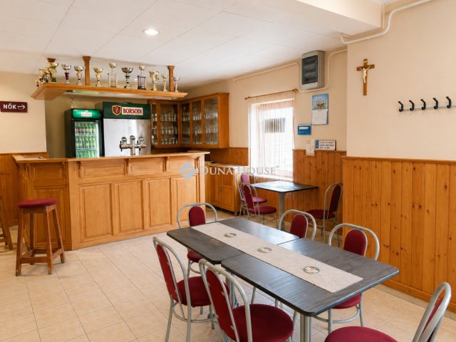 Eladó üzlethelyiség, Gyóróban 18.99 M Ft, 1 szobás