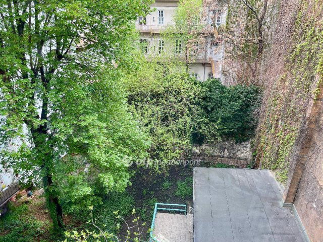 Eladó téglalakás, Budapesten, V. kerületben 106.5 M Ft, 2 szobás