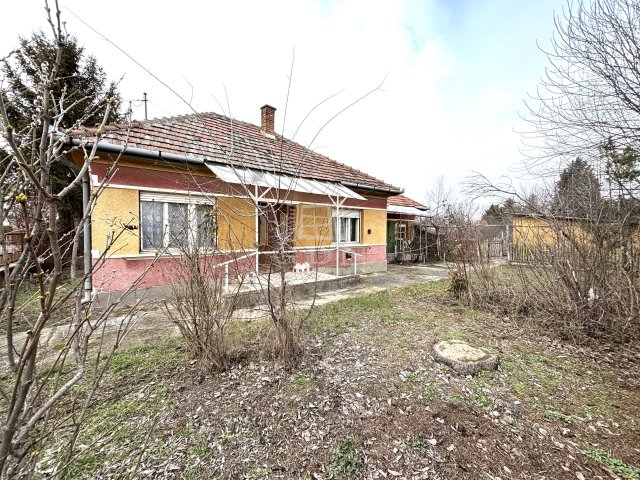 Eladó családi ház, Pilisen 35 M Ft, 2 szobás