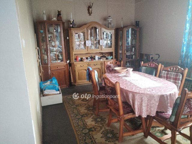 Eladó családi ház, Kulcson 41 M Ft, 2 szobás