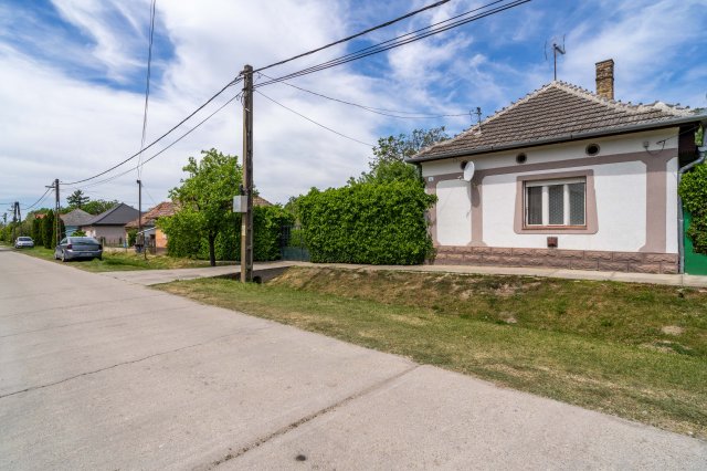 Eladó családi ház, Gerjenen 19.9 M Ft, 2 szobás