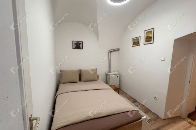 Eladó téglalakás, Sopronban 24.9 M Ft, 2 szobás