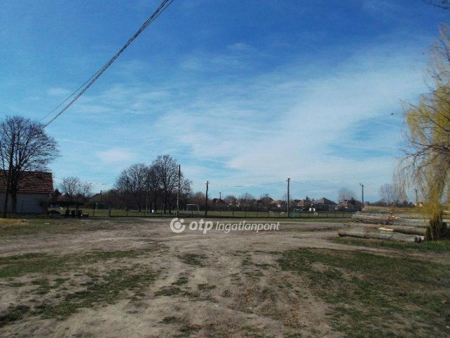 Eladó családi ház, Zsámbokon 21.4 M Ft, 1+3 szobás