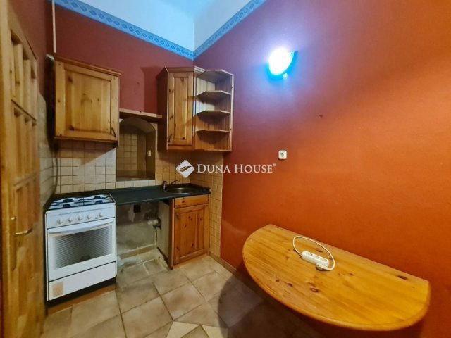 Eladó téglalakás, Budapesten, VIII. kerületben 49.5 M Ft