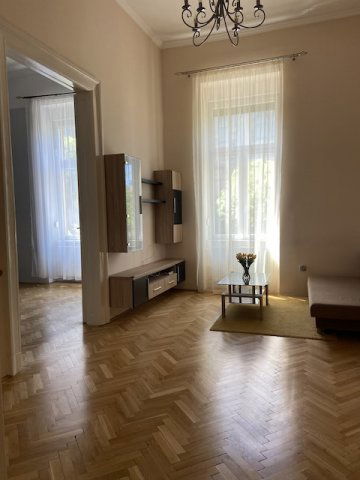 Kiadó téglalakás, albérlet, VIII. kerületben, Üllői úton