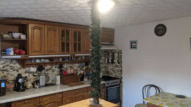 Eladó családi ház, Lesenceistvándon 46.5 M Ft, 4 szobás