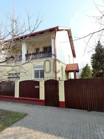 Eladó családi ház, Bajon 148.9 M Ft, 6 szobás