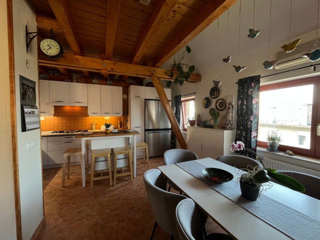 Eladó téglalakás, Esztergomban 94.99 M Ft, 3+2 szobás