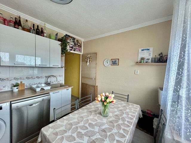 Eladó téglalakás, Nyíregyházán 49.99 M Ft, 2+2 szobás