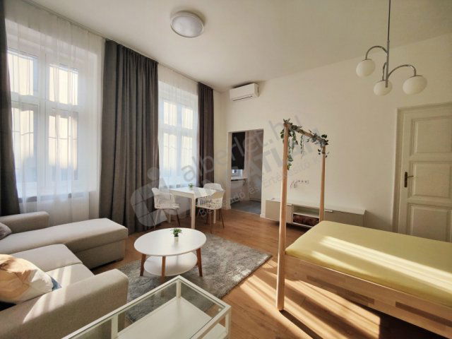 Kiadó téglalakás, albérlet, VI. kerületben, Teréz körúton