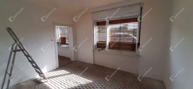 Eladó családi ház, Zalabaksán 18 M Ft, 4 szobás