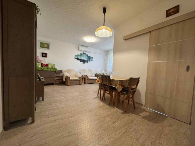 Eladó panellakás, Veszprémben 72.9 M Ft, 4 szobás