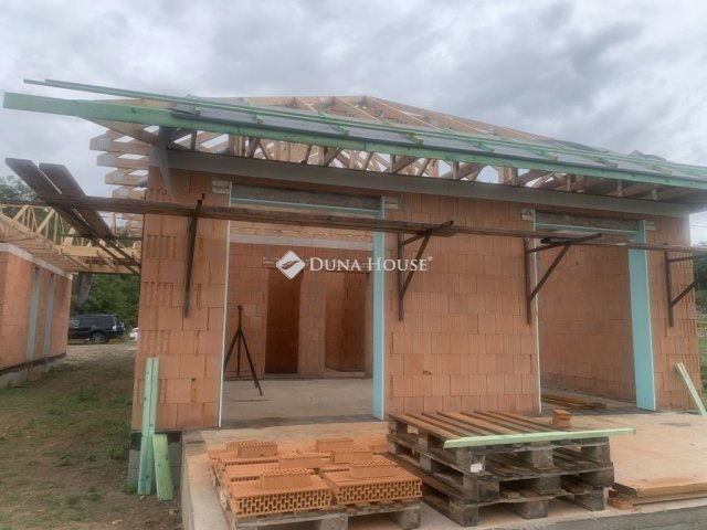 Eladó ikerház, Erdőkertesen 105 M Ft, 5 szobás