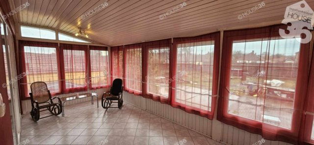 Eladó családi ház, Kunszentmiklóson 65.9 M Ft, 7 szobás