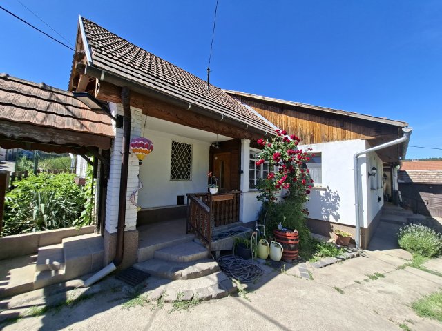 Eladó családi ház, Vácegresen 53 M Ft, 2+1 szobás