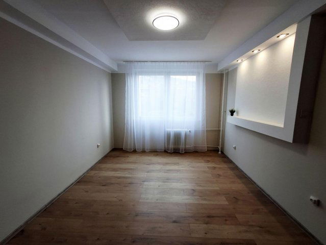 Eladó panellakás, Tatabányán 47.9 M Ft, 2 szobás