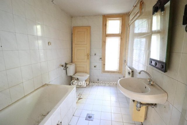 Eladó családi ház, Budapesten, II. kerületben 109.98 M Ft