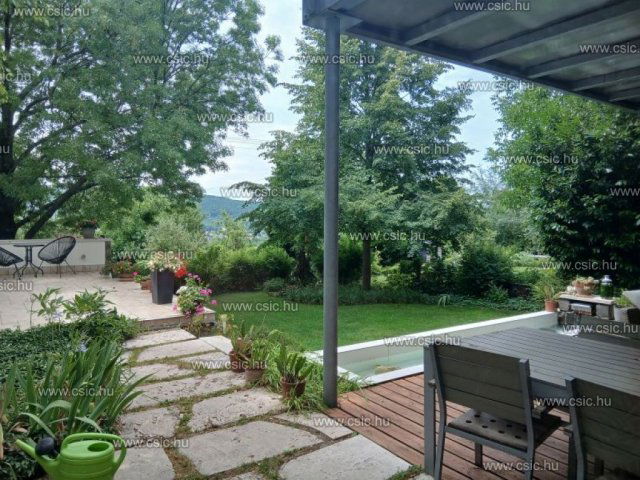 Eladó családi ház, Nagykovácsiban 359 M Ft, 5 szobás