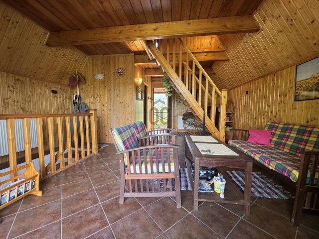 Eladó nyaraló, Pócsmegyeren 53 M Ft, 3 szobás