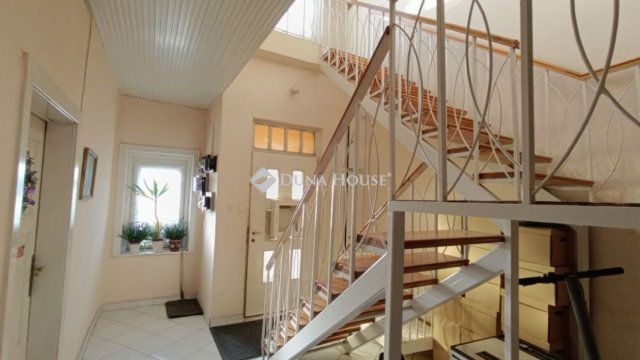 Eladó téglalakás, Mohácson 47.9 M Ft, 3 szobás